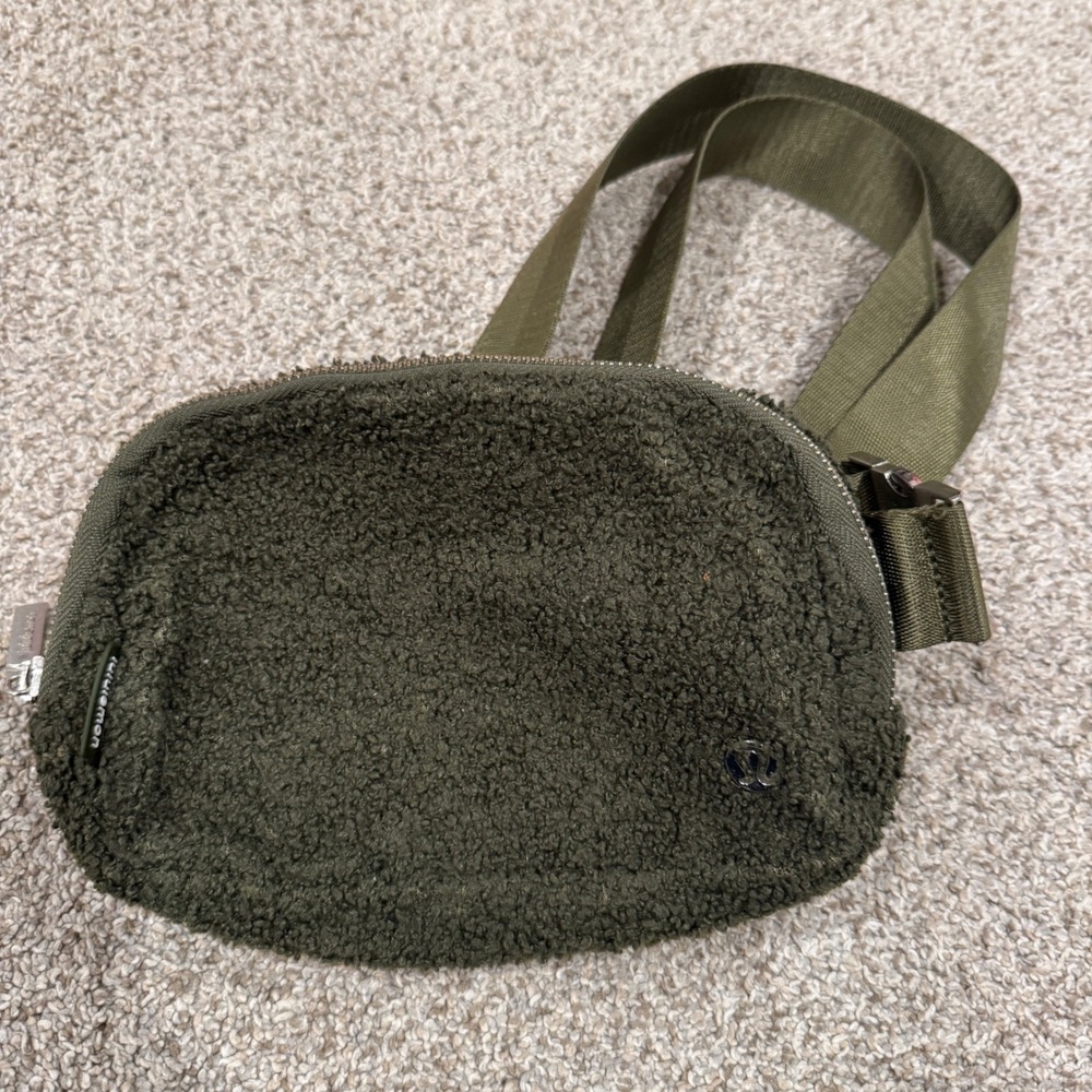 Lululemon Everywhere Belt Bag Fleece Burnt Olive Green Sherpa Waist Pack